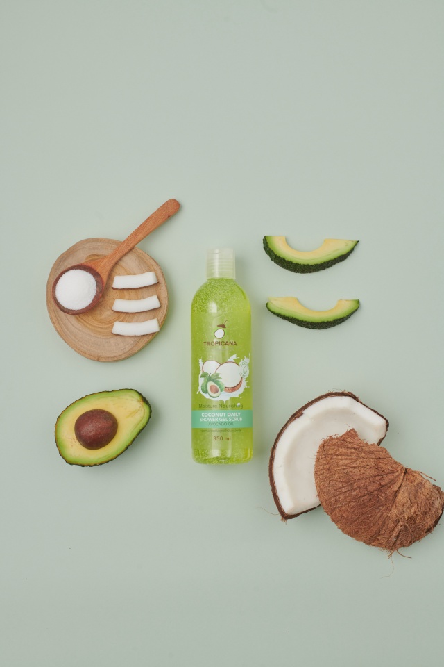 ทรอปิคานา เจลอาบน้ำสครับ สูตรน้ำมันอะโวคาโด Coconut Daily Shower Gel Scrub Avocado Seed Oil 350 มล.